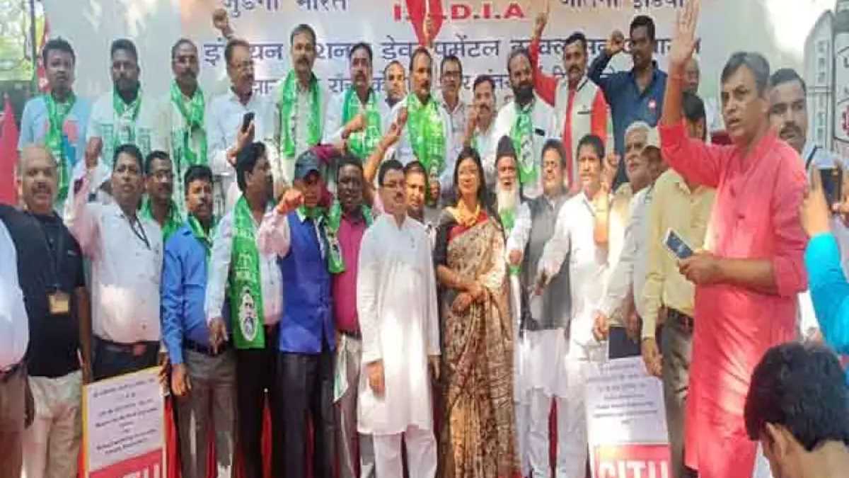 एचईसी को बचाने के लिए रांची और दिल्ली में प्रदर्शन, केंद्र सरकार पर उपेक्षा का आरोप एचईसी को बचाने के लिए रांची और दिल्ली में प्रदर्शन, केंद्र सरकार पर उपेक्षा का आरोप